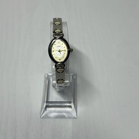 Vintage CHIC Ladies Gold Silver Stainless Steel Watch CH312 LOOK - Picture 5 of 11